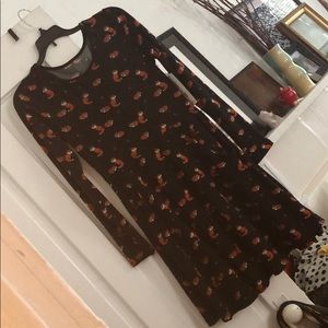 Cute fall dress with pockets.